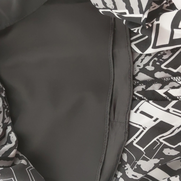 Bardot Women's Skirt Size 6 Black White Geometric Pattern Flare Zip-up Back - Picture 5 of 9